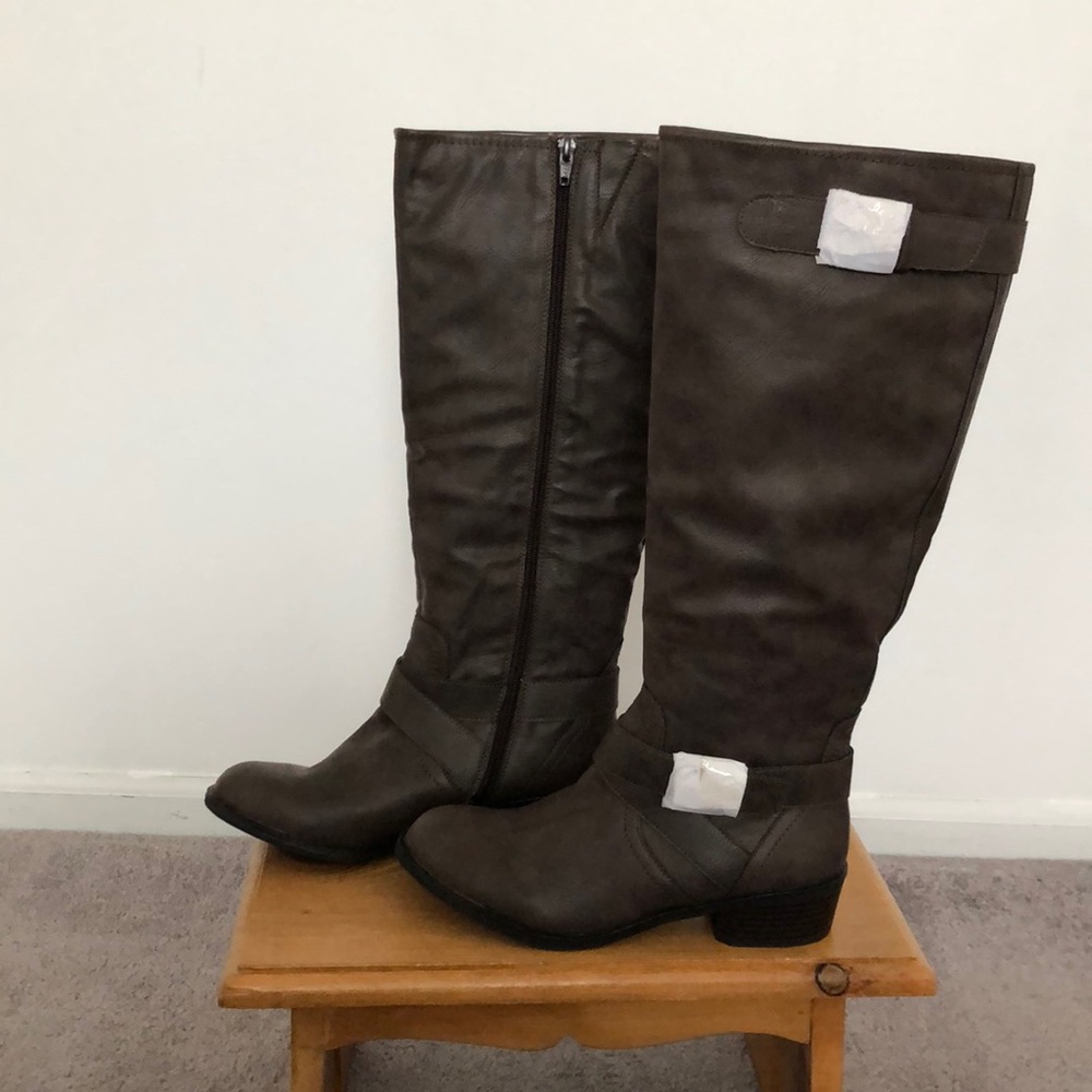 BRAND NEW! dark brown riding boots